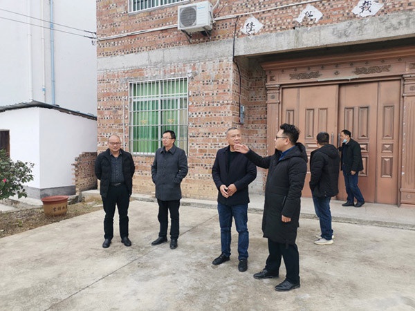 江糧集團黨委書記、董事長何霞光一行深入鄉(xiāng)村振興幫扶村走訪慰問困難群眾并開展產(chǎn)業(yè)幫扶調(diào)研