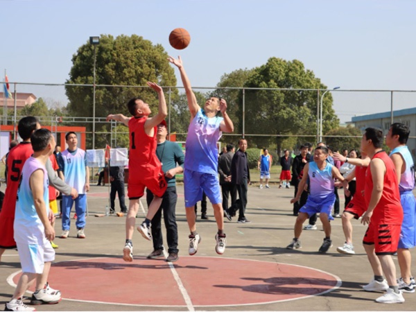 江糧集團第五屆職工運動會暨“戰(zhàn)國糧倉”杯籃球比賽在新干公司圓滿落幕