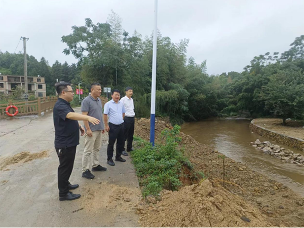 張少巖深入鄉(xiāng)村振興對口幫扶村調(diào)研指導(dǎo)工作