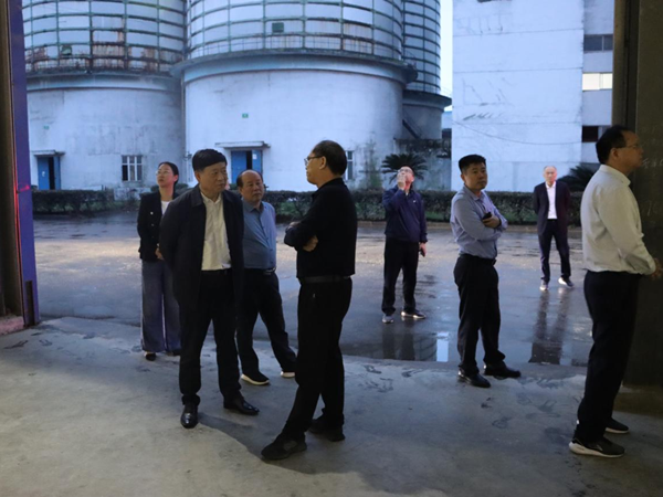 省國(guó)資委黨委委員、副主任盧正大到新干公司調(diào)研