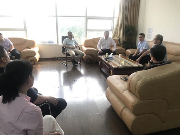 新干縣委常委、統(tǒng)戰(zhàn)部部長唐慶華到新干公司協(xié)調(diào)推進(jìn)兩非兩資清理及資源整合工作