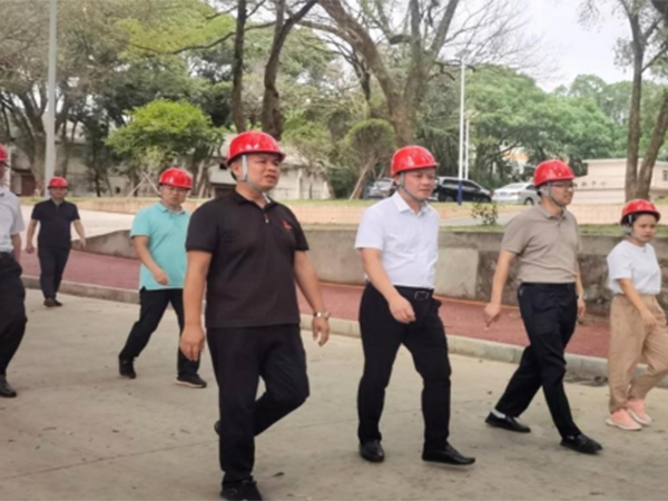 江西農(nóng)發(fā)集團副總經(jīng)理張少巖到江糧集團吉安儲備公司督導檢查安全生產(chǎn)工作