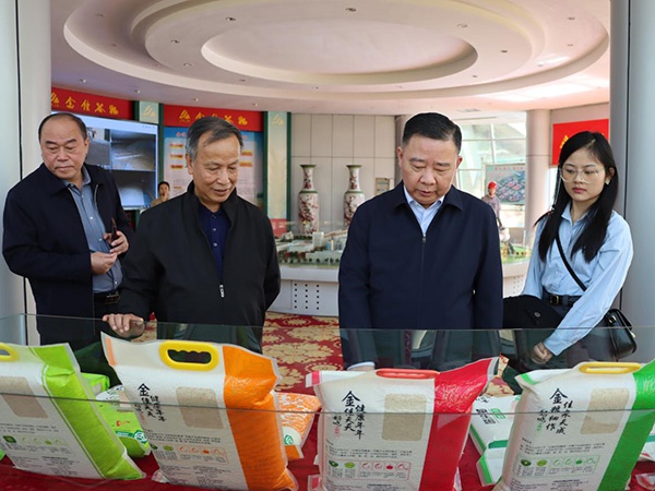 江西農發(fā)集團專職外部董事熊源發(fā)到江糧集團所屬企業(yè)調研